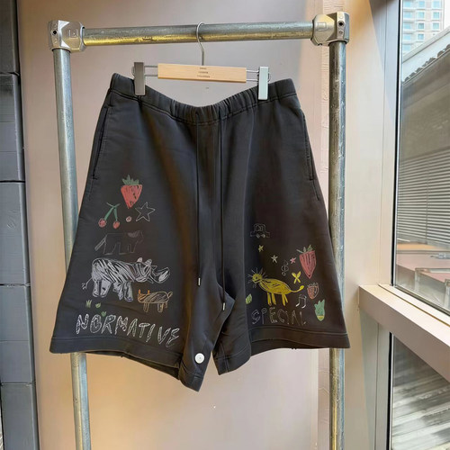 三源同款卡通涂鸦宽松薄款短裤