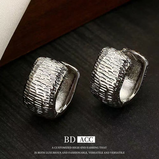 欧美银针冷淡风金属感耳环小众不规则肌理感双面方形耳扣耳圈女