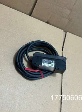 CZ-V21AP基恩士放大器，正品，未使用，无包装。