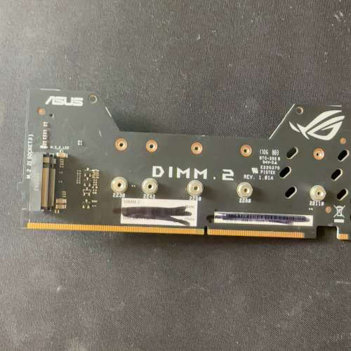 华硕+rog玩家国度m9a主板带的DIMM.2扩展卡，没有使