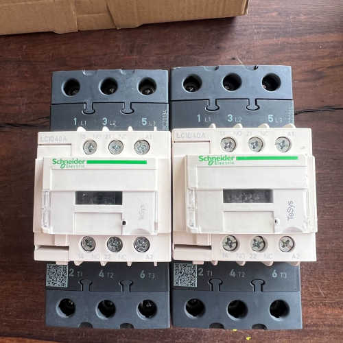 LC1D40AM7C交流触器，AC 220V