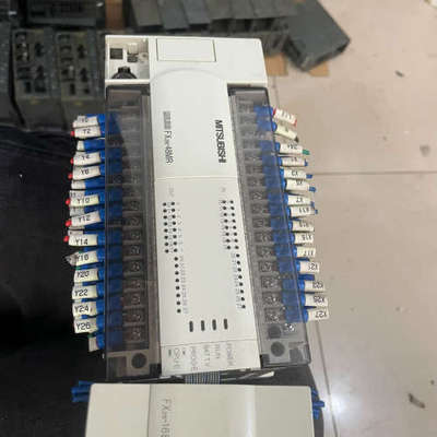 三菱PLC模块FX2N48MR-001。带扩展模块FX2N-