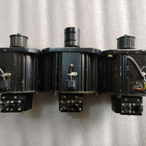 安川电机SGMRS-12A2B-YR11 1500W 拆