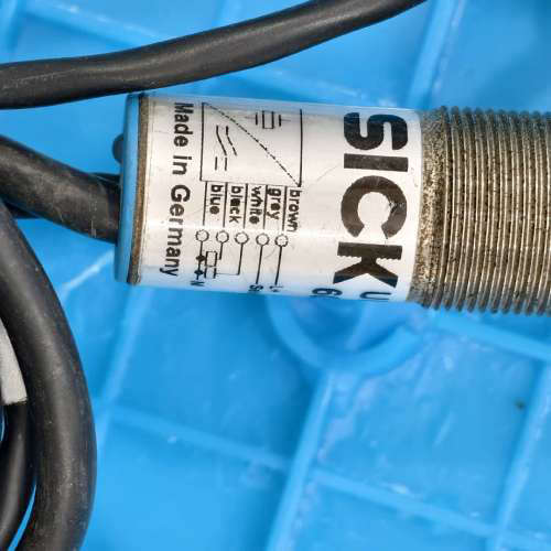 SICK西克超声波传感器UD18-22CC221UM18-4