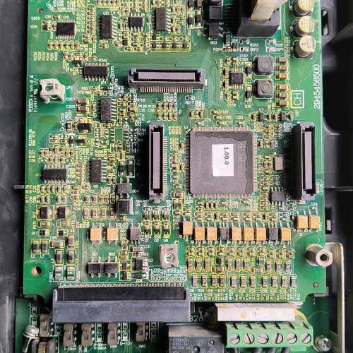 台达CF2000变频器37KW。主板2945456500