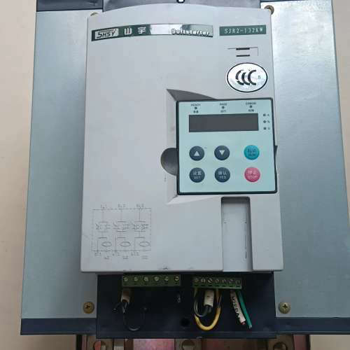 山宇软启动两台132Kw软启动 SJR2-132   .成色