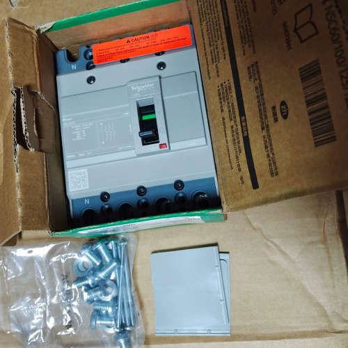 塑壳断路器NSC100S4100N，4P 100A，全