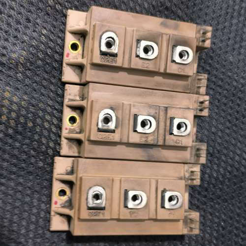 2MBI200U4B-120-50，包好，成色实拍，脏了