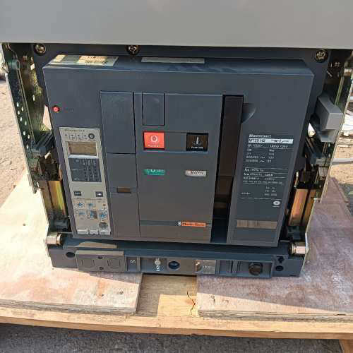 万能式框架断路器MT25 H2    2500A一