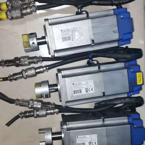 安川伺服电机SJME-02AMA4C 的 拍有三个