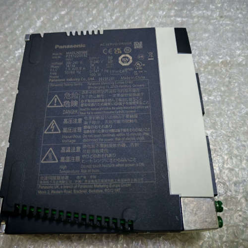 驱动器MADLN05BE一台，实拍图，安装孔有轻微痕迹，