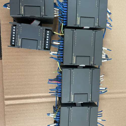 EM222CN  221-1BF22-0XA8，