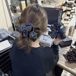 随手get氛围感低丸子头真 好爱啊啊啊森系碎花复古温柔大肠发圈