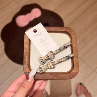 时隔两个月格纹鸭嘴夹可爱复古发夹高端简约气质款侧边夹2025新款