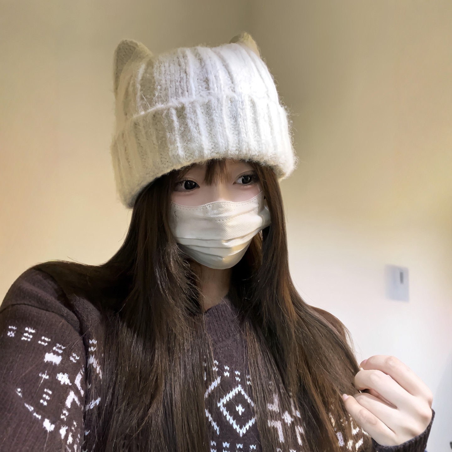 买到了喜欢的帽子 猫耳帽百搭又可爱！ 性价比也很高！保暖针织帽