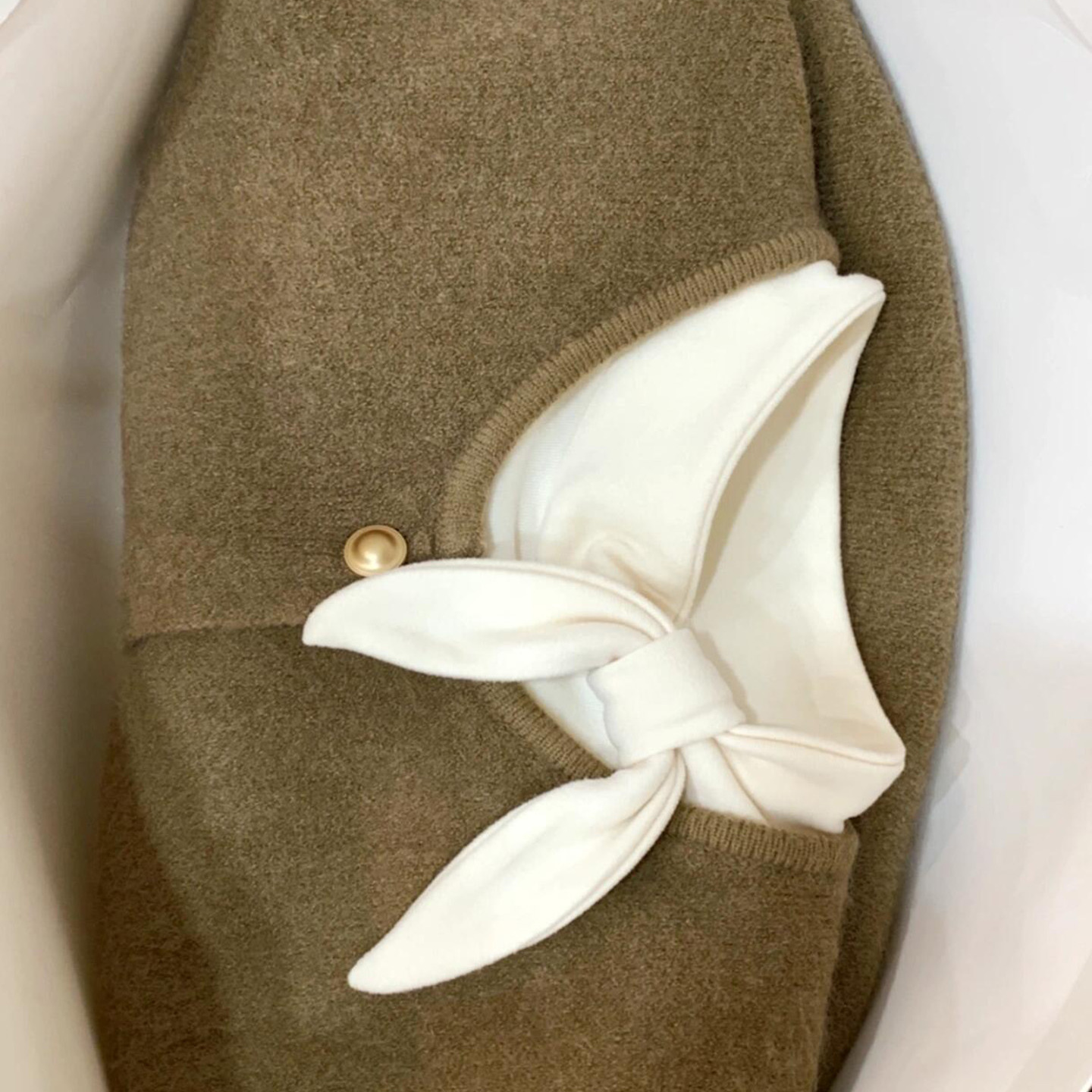 千金风兔耳半高领长袖显瘦T恤