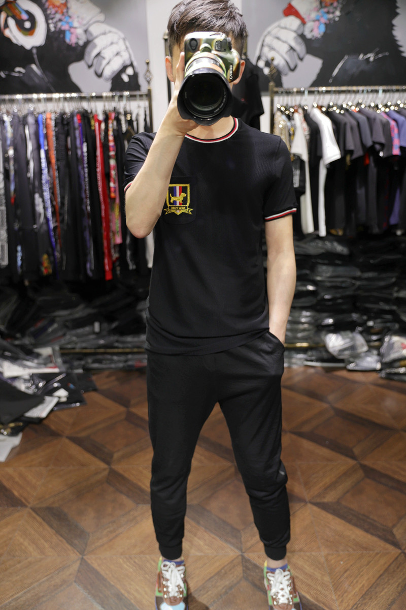 夏简约工艺网眼镂空设计刺绣小狗徽章黑色修身圆领时尚短袖T恤男,男装,T恤,淘宝优惠券,粉丝福利购,淘宝优惠卷