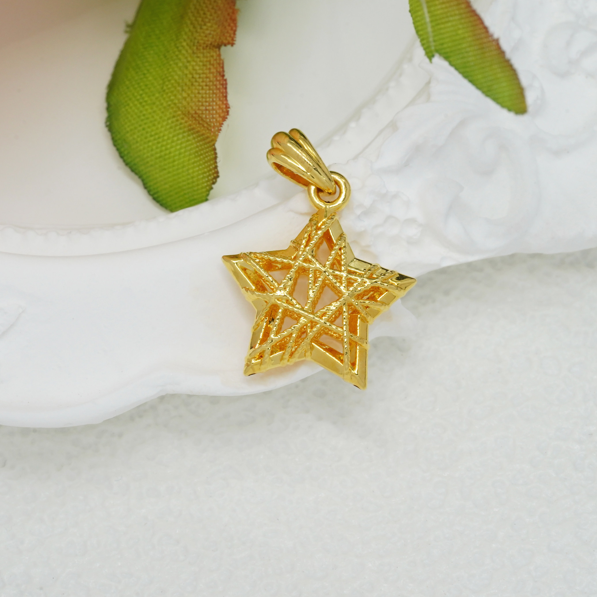 18k金熠熠生辉星星吊坠【QL07429】