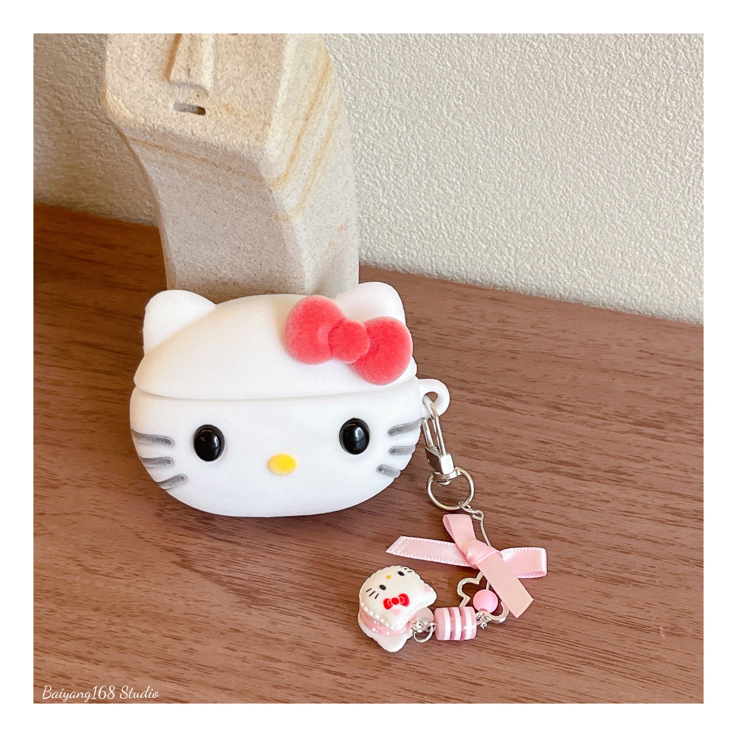 白色绒毛kitty猫Airpods耳机套