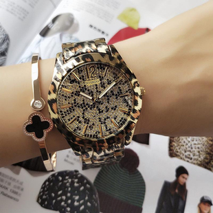 新款豹纹手表女款轻奢小众复古大表盘女士成人石英表中古欧美女表