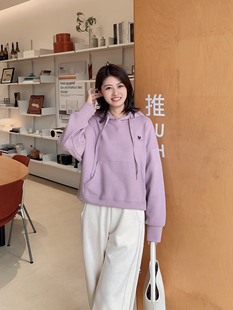 紫璐莱爱心创可贴 宽松休闲紫色爱心植绒百搭圆领连帽卫衣女286X