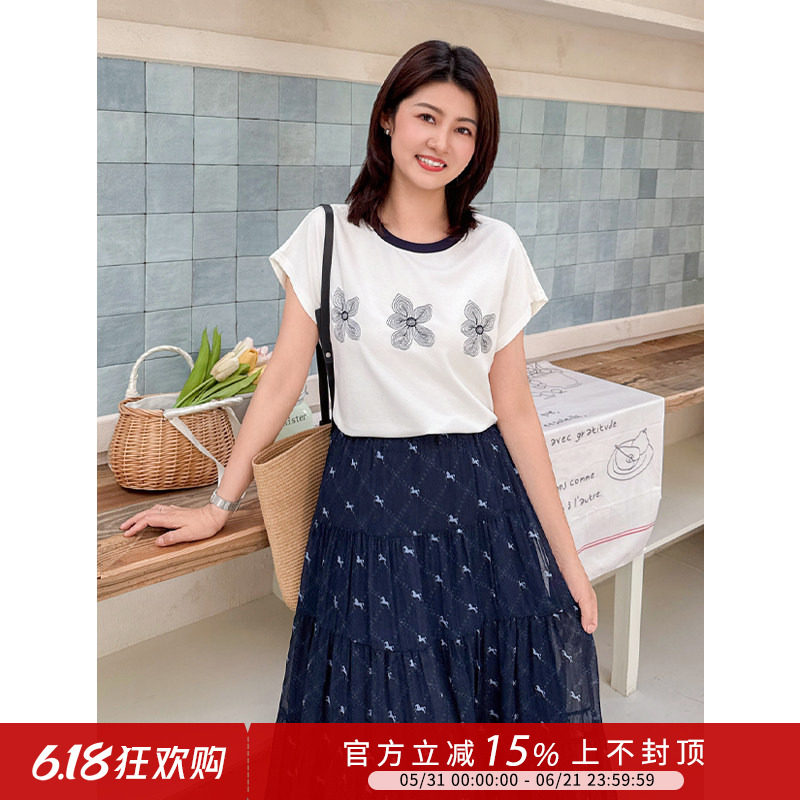紫璐莱重瓣~韩系百搭显瘦圆领撞色刺绣花朵休闲风短袖T恤上衣56X