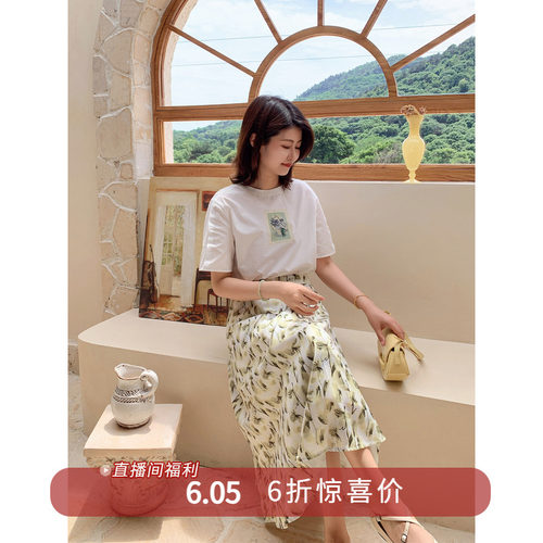 短袖通勤常规印花棉女性T恤