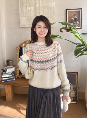 紫璐莱温暖壁炉～复古圆领宽松浣熊绒费尔岛毛衣女慵懒针织衫68X