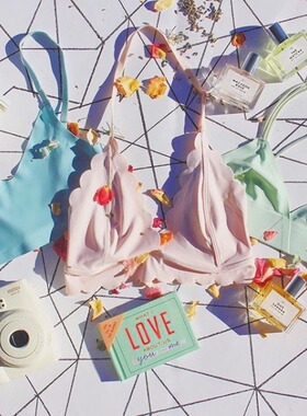 ins网红推荐 美单UO 一片式美背露背挂脖花瓣文胸 粉/复古蓝/黑1