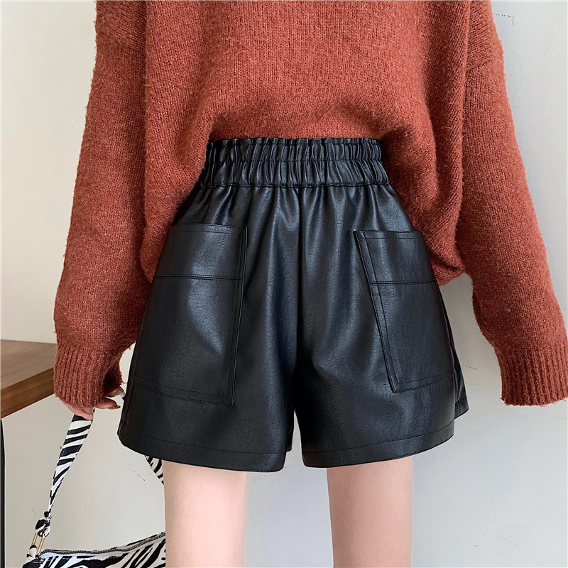 Real shooting autumn and winter 2020 new loose wide legs show thin high waist leather shorts, wearing bottomed boots and pants