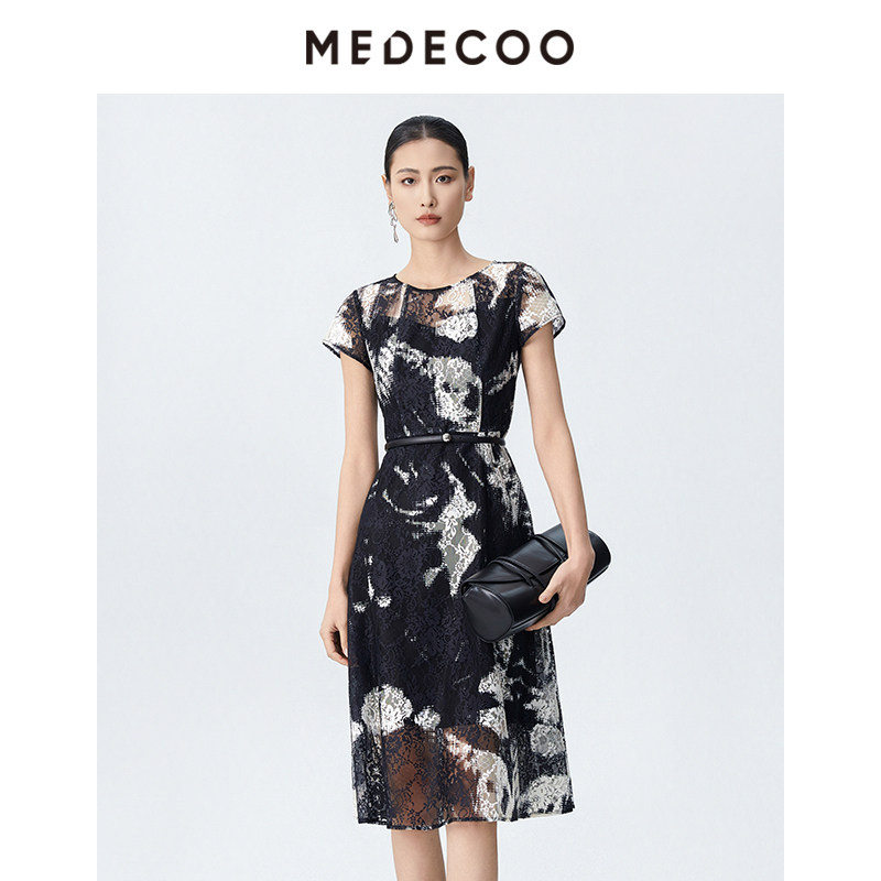 MEDECOO/墨蒂珂2026夏季新款 短袖圆领撞色蕾丝连衣裙女SJX90206
