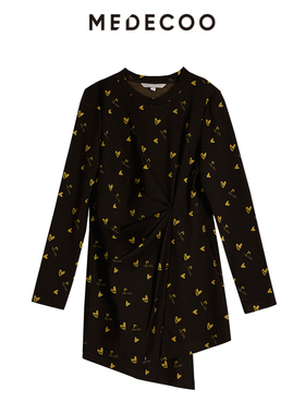 MEDECOO/墨蒂珂冬季新款长袖圆领不规则摆印花上衣女MHD62208