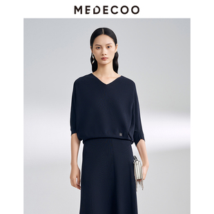 MEDECOO/墨蒂珂秋季新款 女式宽松蝙蝠袖V领套头针织衫MIC40323