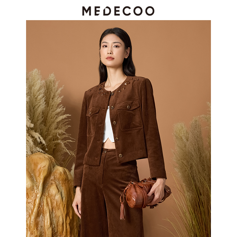 灯芯绒外套亮片装饰优雅