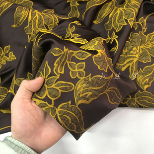 气质咖啡色立体浮雕花卉图案提花时装面料 春秋 柔软 垂坠 布料