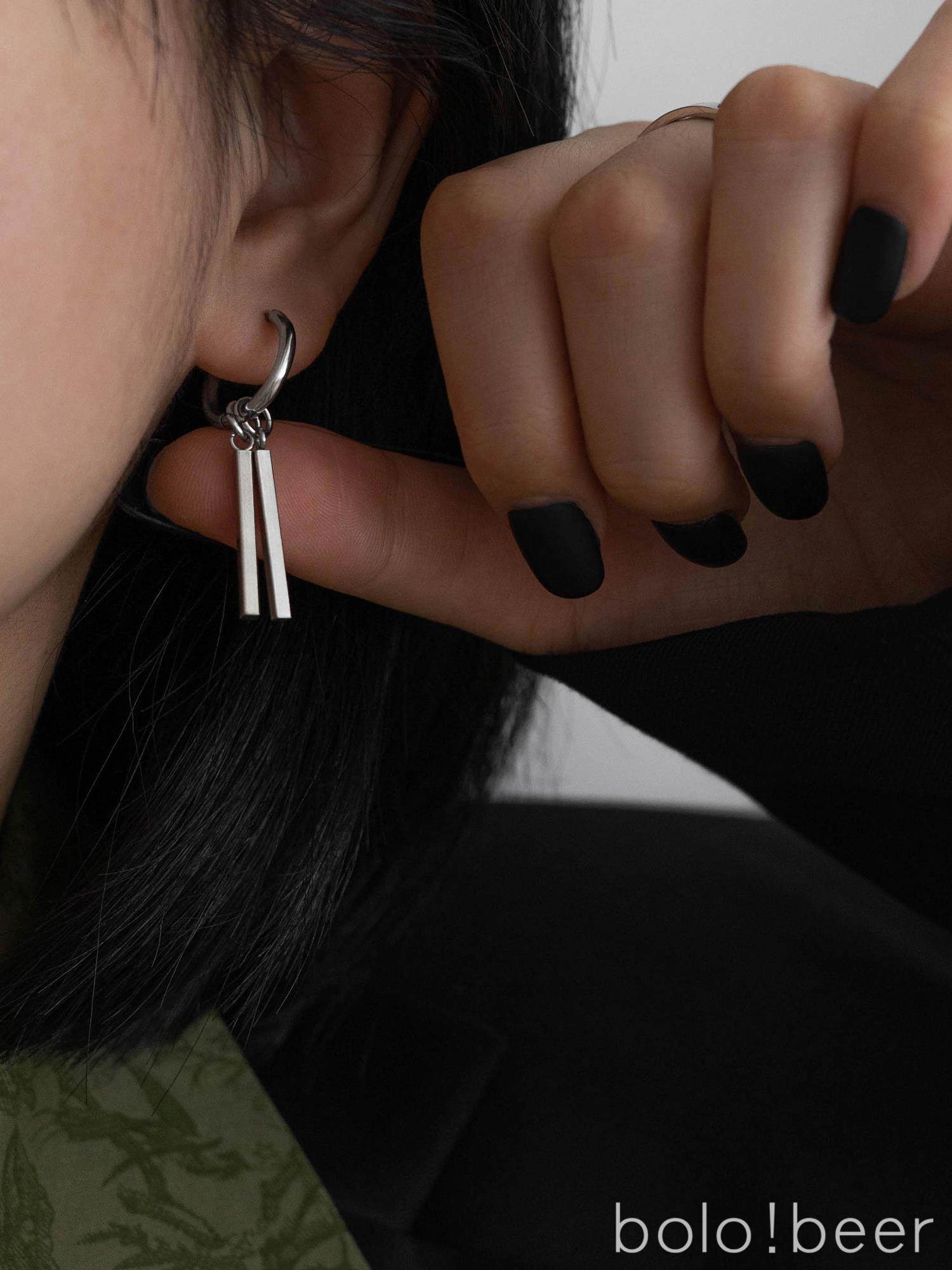 bolo朋克中性耳圈女冷淡小众高级感街头耳钉女双条棍无耳洞耳夹男
