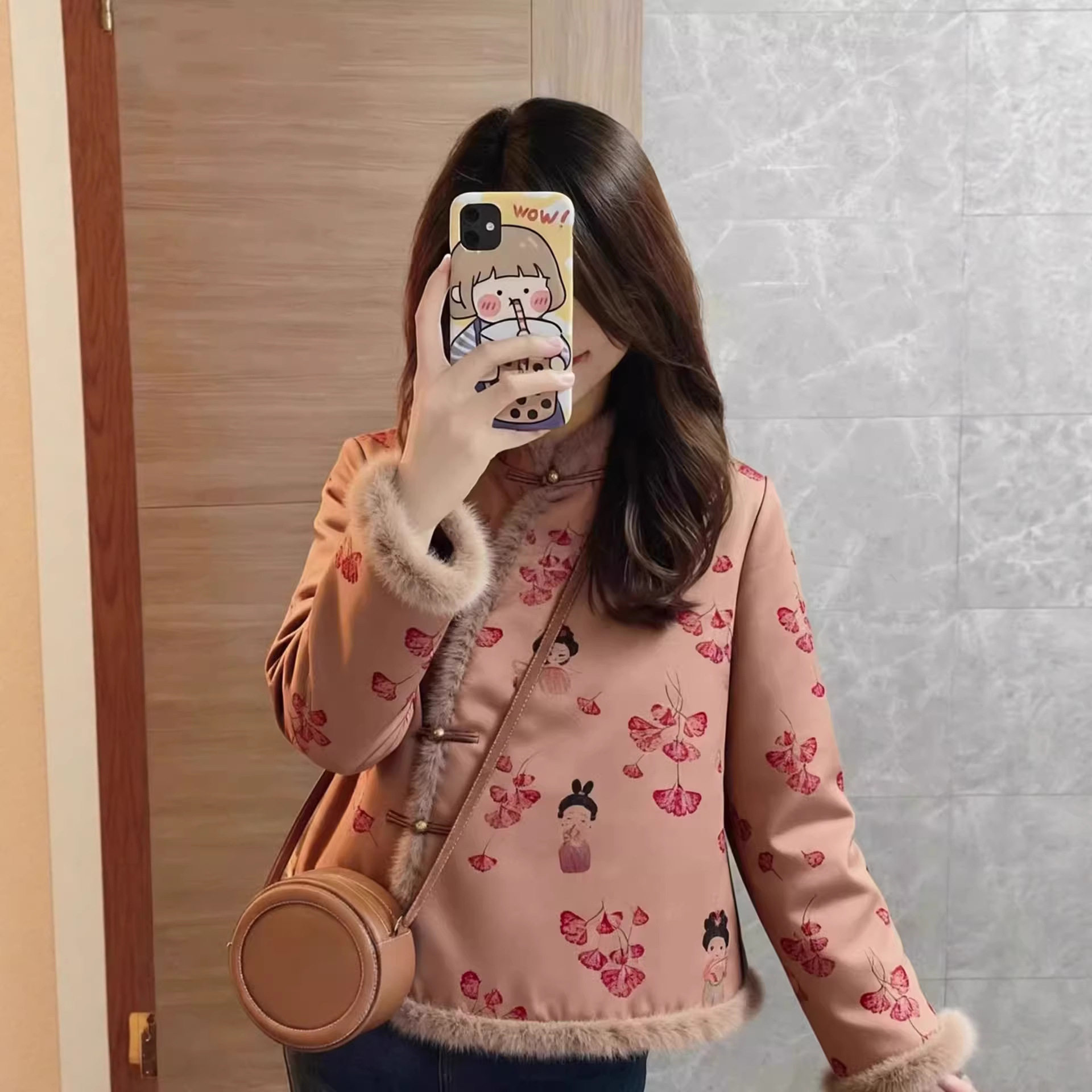 现货 新中式斜襟盘扣毛绒袖口印花上衣宽松气质长袖2025年冬新款,女装/女士精品,常规大码外套,淘宝优惠券,粉丝福利购,淘宝优惠卷