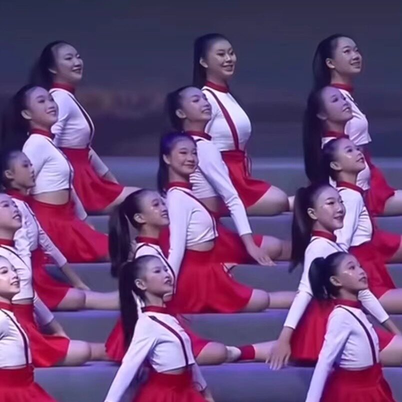 新款儿童把未来点亮演出服发光吧少年表演服男女合唱服啦啦队服装