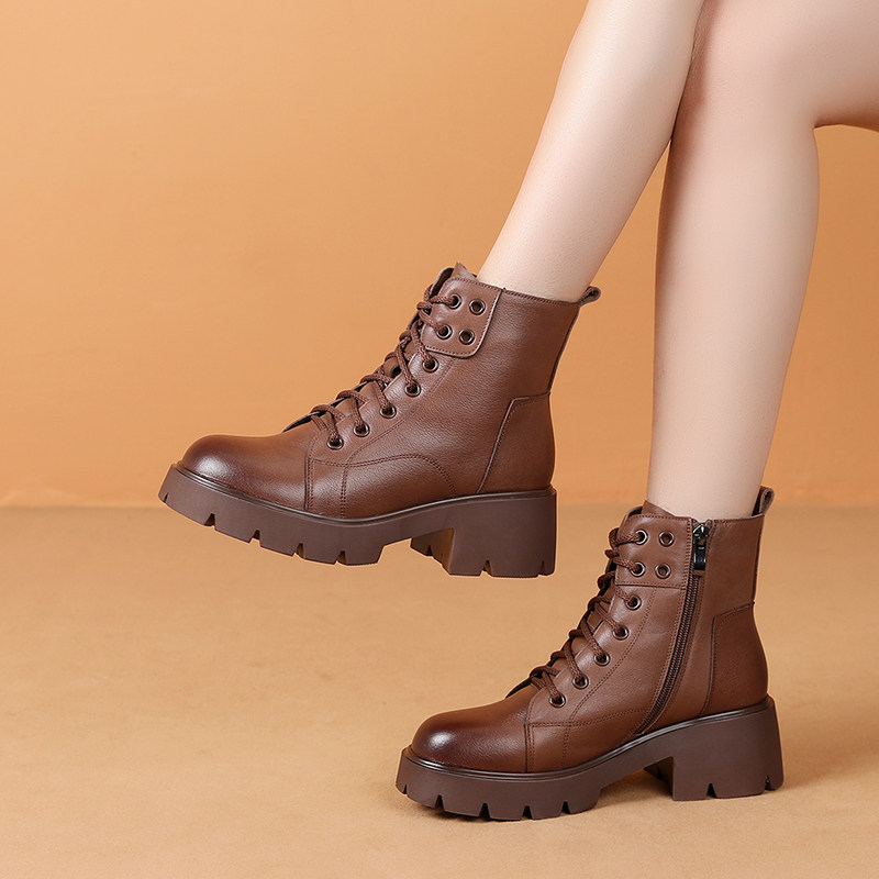 女士真皮头层牛皮厚底轻便马丁靴女款2025新款冬季加绒显脚小靴子