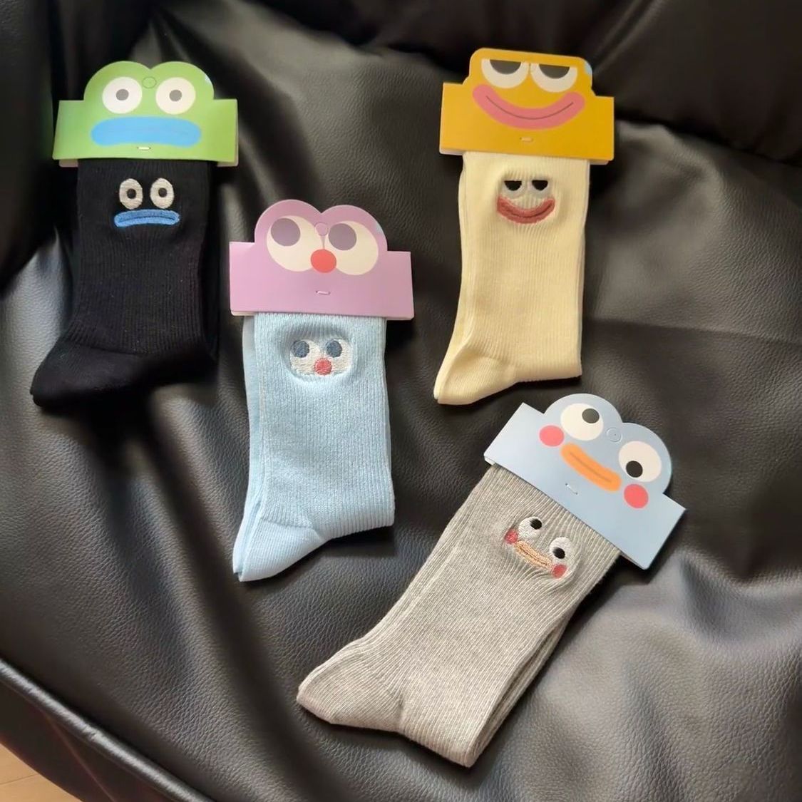 搞怪趣味悲伤蛙大眼睛袜子女早秋