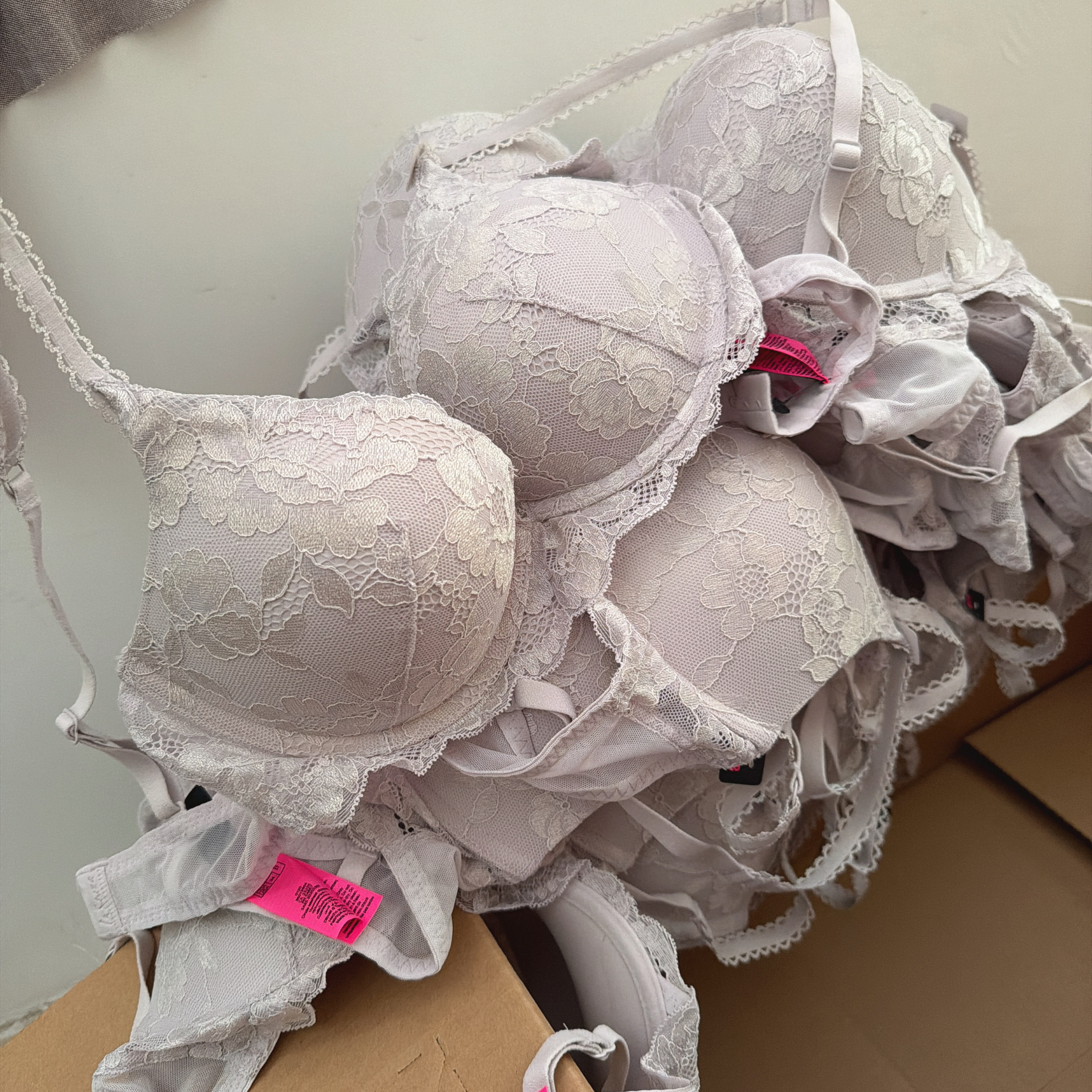 [Weixia Clearance] la Outerwear Push-Up Bra 2.5-3cm, Thin on Top, Thick on Bottom, Style Small Bust Highlighting Bra