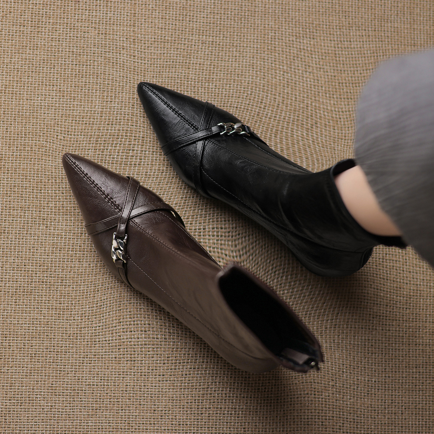 坡跟尖头弹力后拉链单靴女秋冬