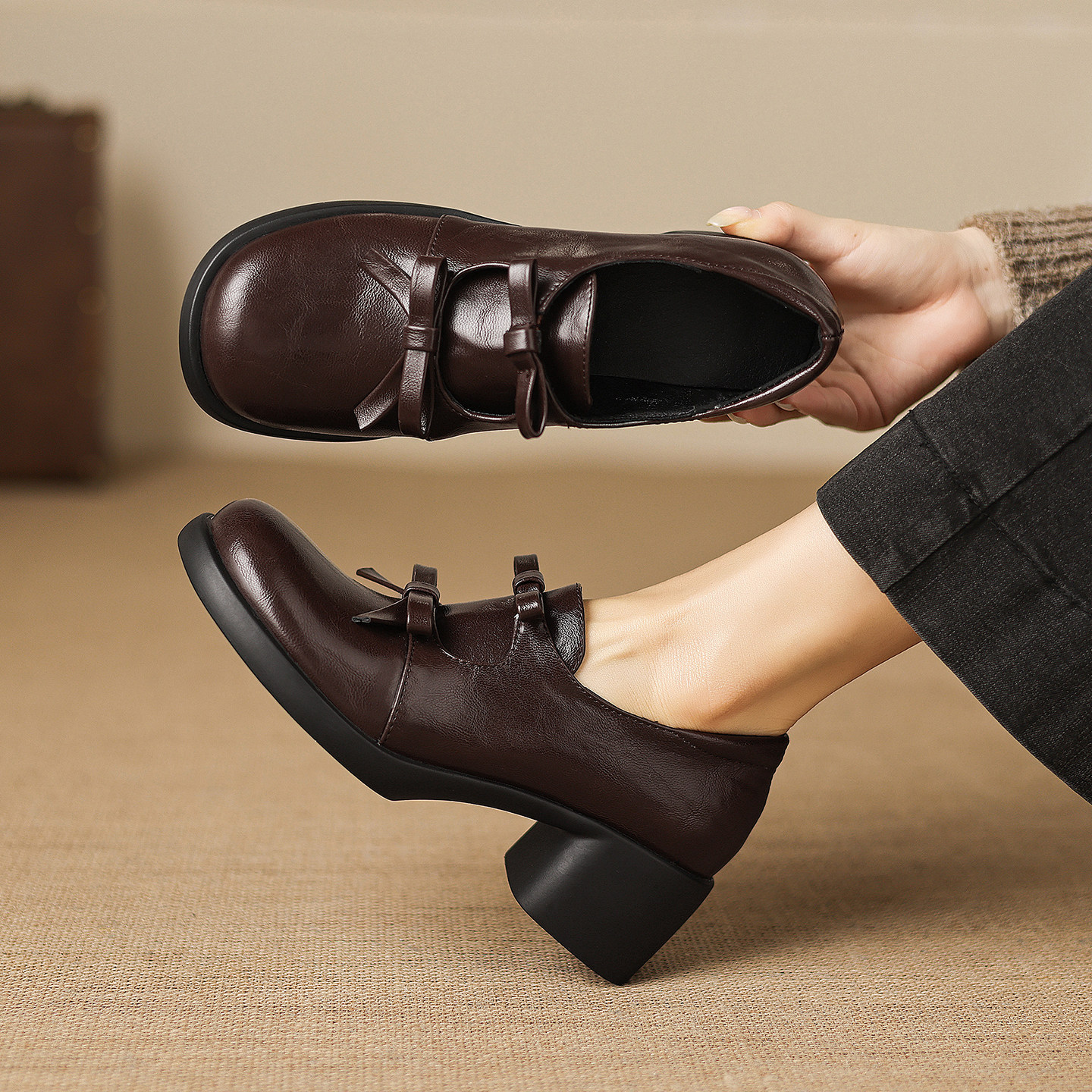 ladyblack蝴蝶结深口单鞋女粗高跟小皮鞋圆头乐福鞋大码单鞋41-43,女鞋,深口单鞋,淘宝优惠券,粉丝福利购,淘宝优惠卷