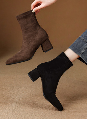 ladyblack粗高跟绒面弹力瘦瘦单靴秋冬尖头3233大小码短靴女41-43