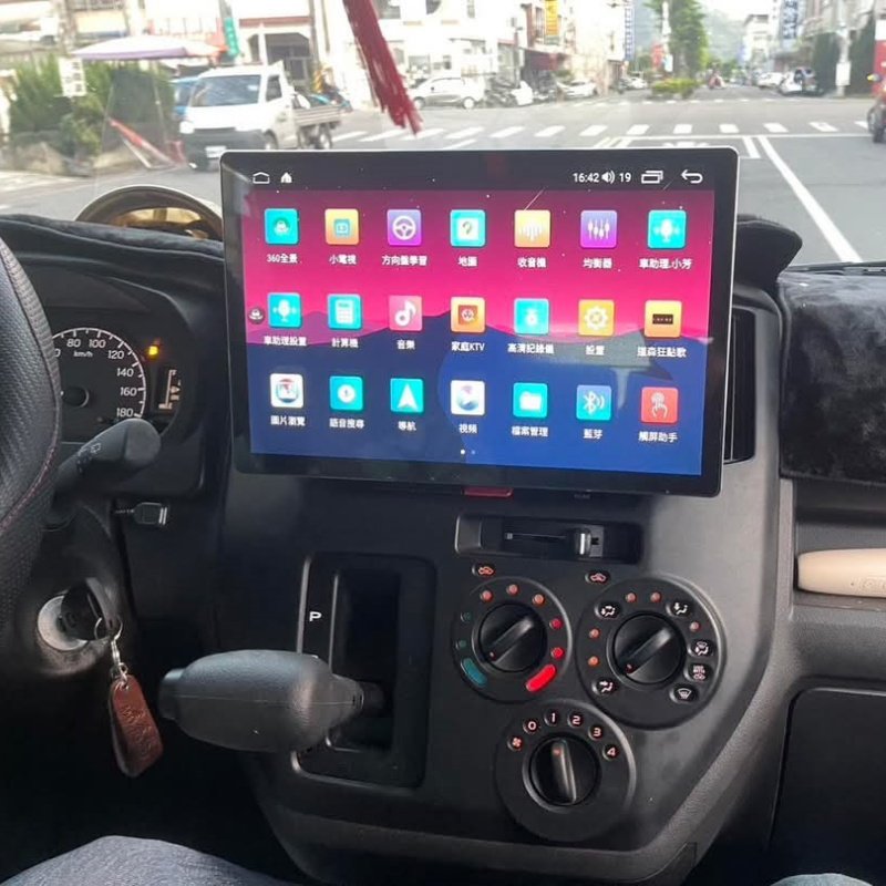 适用于台湾13寸发财王牌小货车Town Ace安卓大屏导航Carplay车机