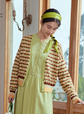 一城画一秋季时尚轻薄简约保暖百搭长袖短款毛衫外套女14151N187