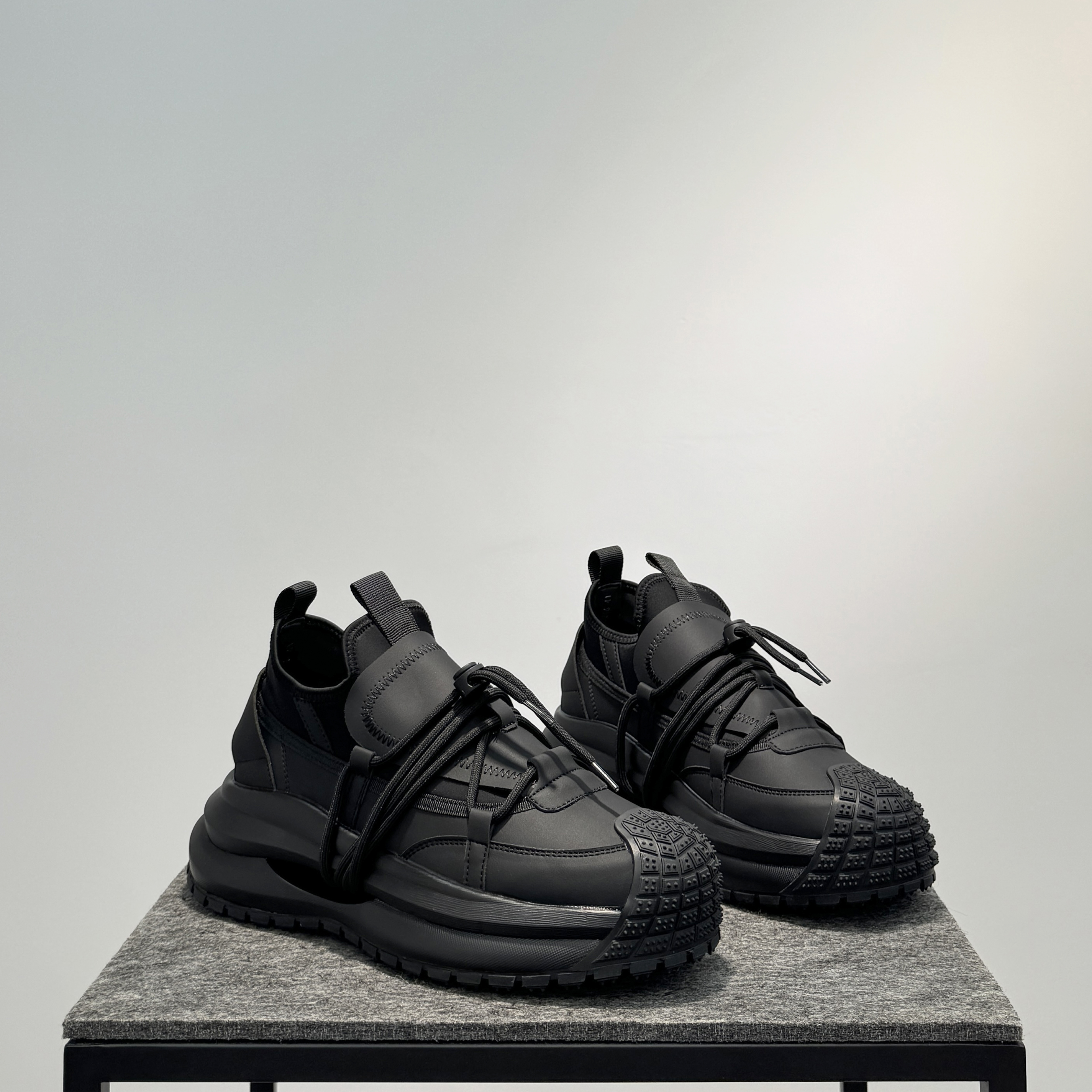 一脚蹬厚底增高鞋加绒保暖休闲鞋