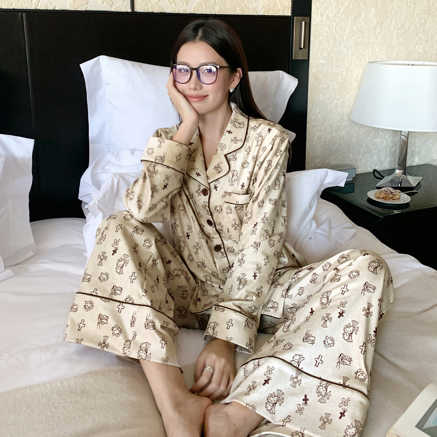 猫人秋冬款亲舒绒睡衣套装