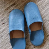 По мнению, кафетерий чайки, приобретенная в Японии, сделан в Марокко, овчине, традиционное метод загара, крытые тапочки