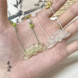 「飞鸟集」小红书爆款项链冰透小莲花简约惊艳纯手工编织锁骨链